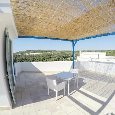 Le Perle Di Castro Apartment *